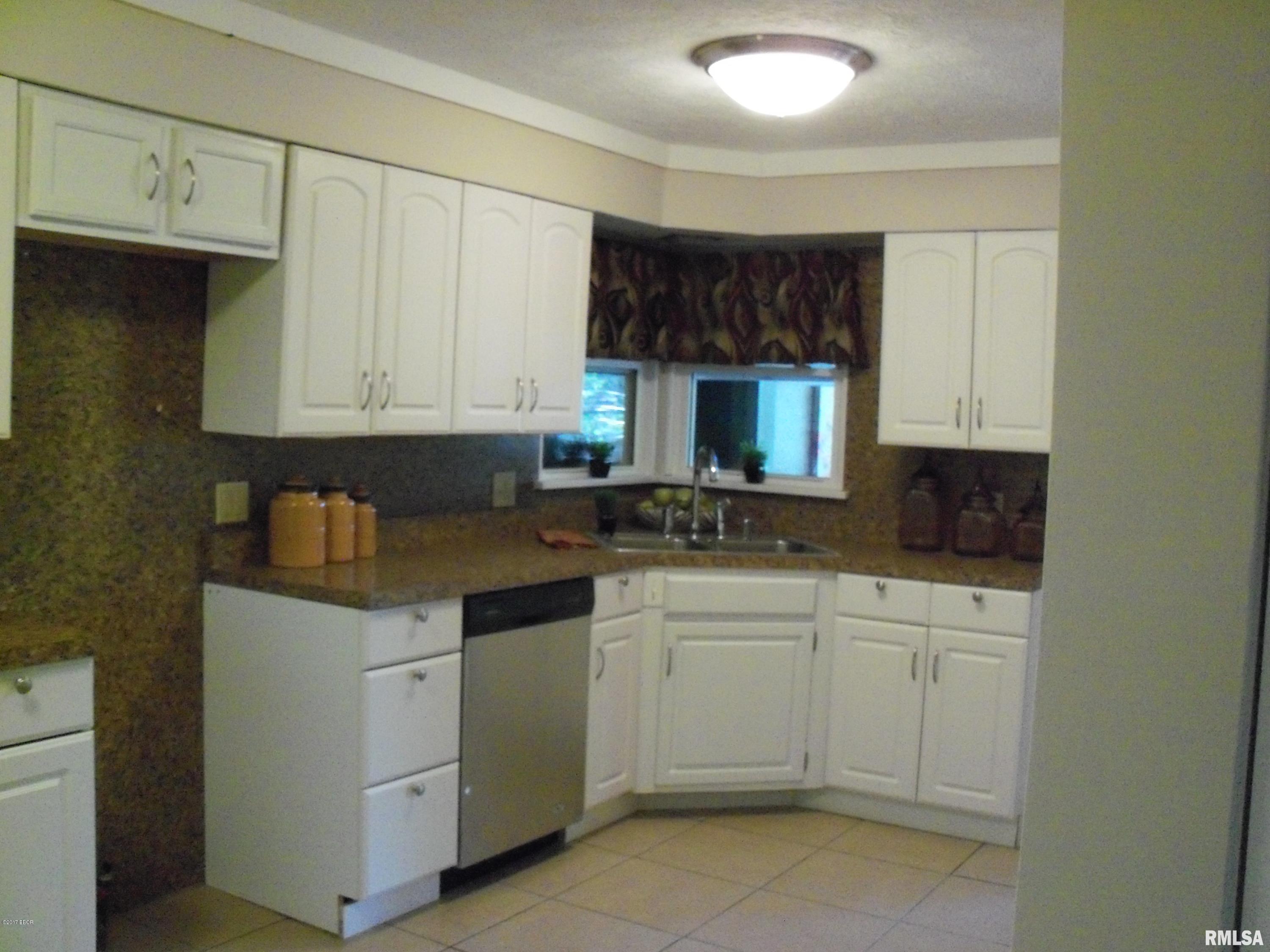 5714 Country Club Road Murphysboro, IL 62966 - Photo 9 of 17