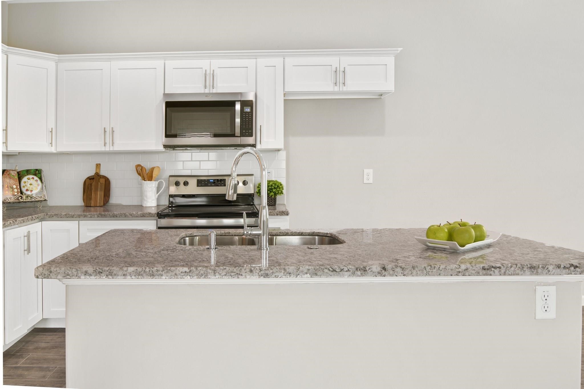 5911 Westover Street Houston, TX 77033 - Photo 6 of 21