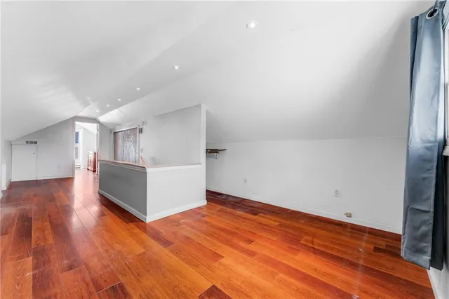 a view of entryway with workspace