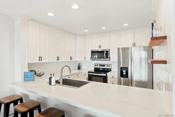 $1,749,000 | 435 South Sierra Avenue, Unit 115, Solana Beach, CA 92075