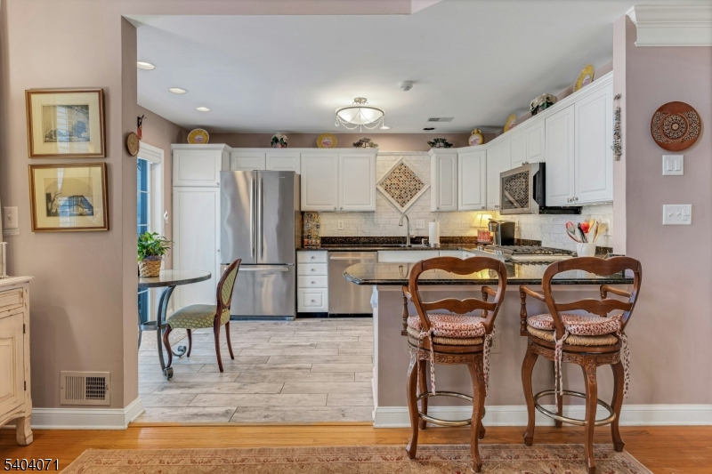 82 Constitution Way Bernards, NJ 07920 - Photo 10 of 35