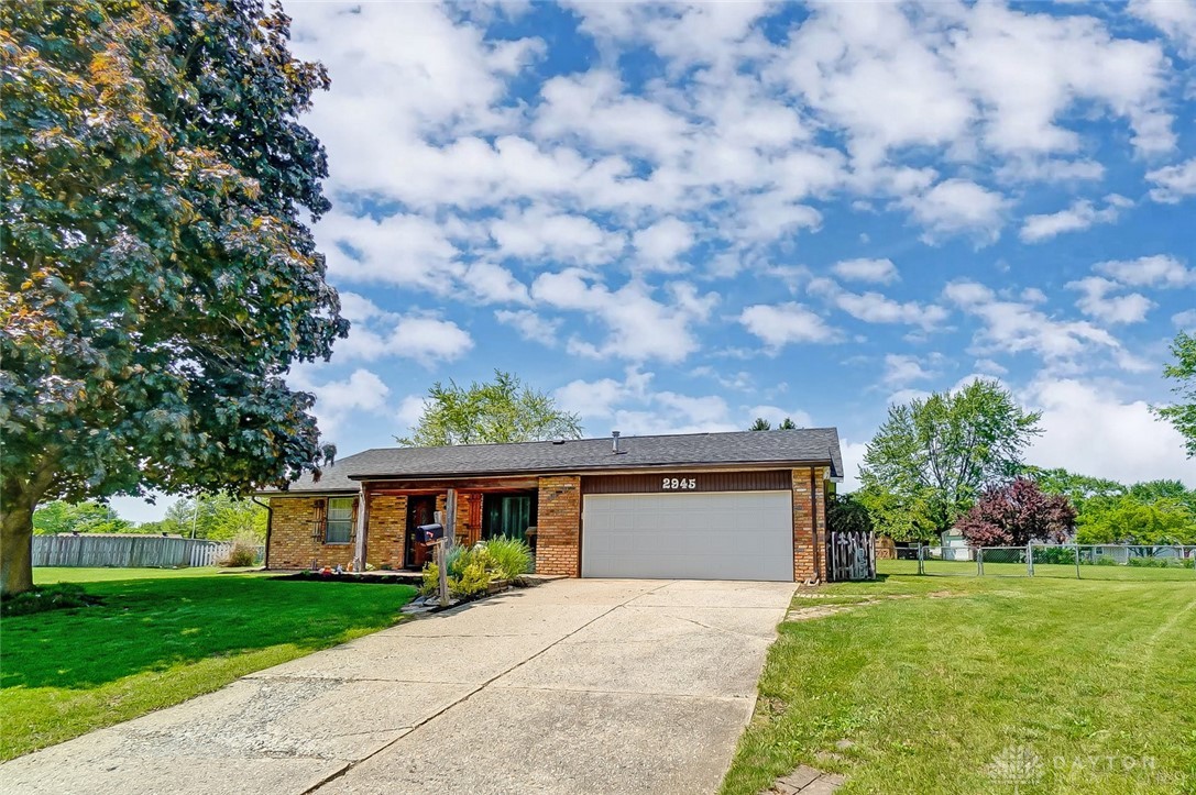 2945 Brewster Court Springfield, OH 45503 - Photo 3 of 38