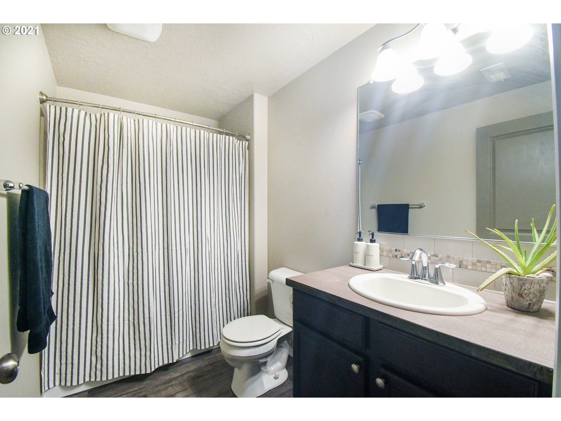 24888 Perkins Road Veneta, OR 97487 - Photo 11 of 21 Gallery Image 11