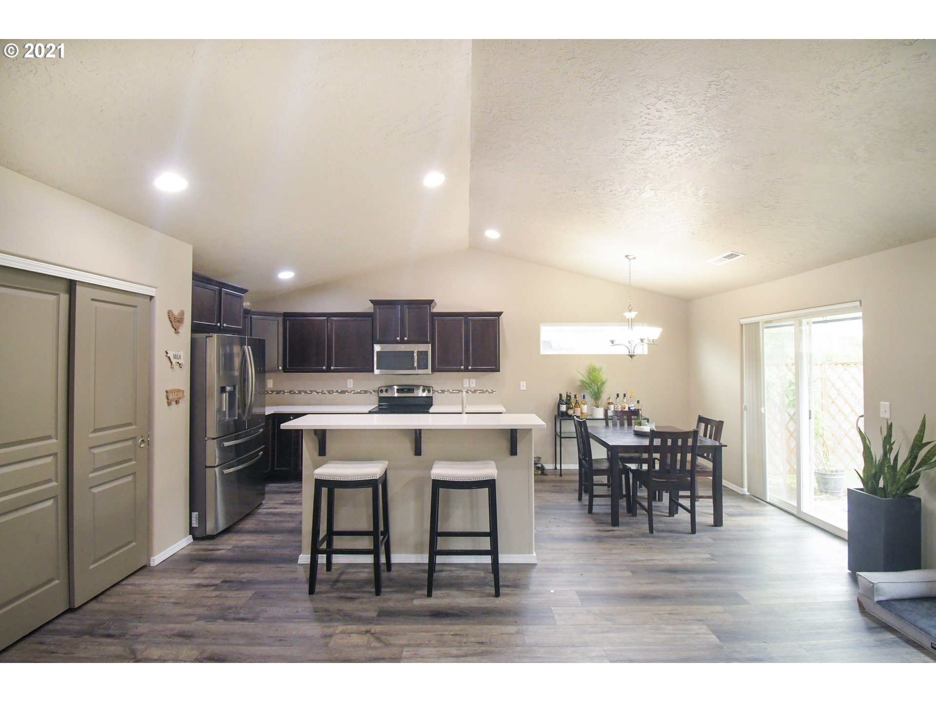 24888 Perkins Road Veneta, OR 97487 - Photo 4 of 21 Gallery Image 4