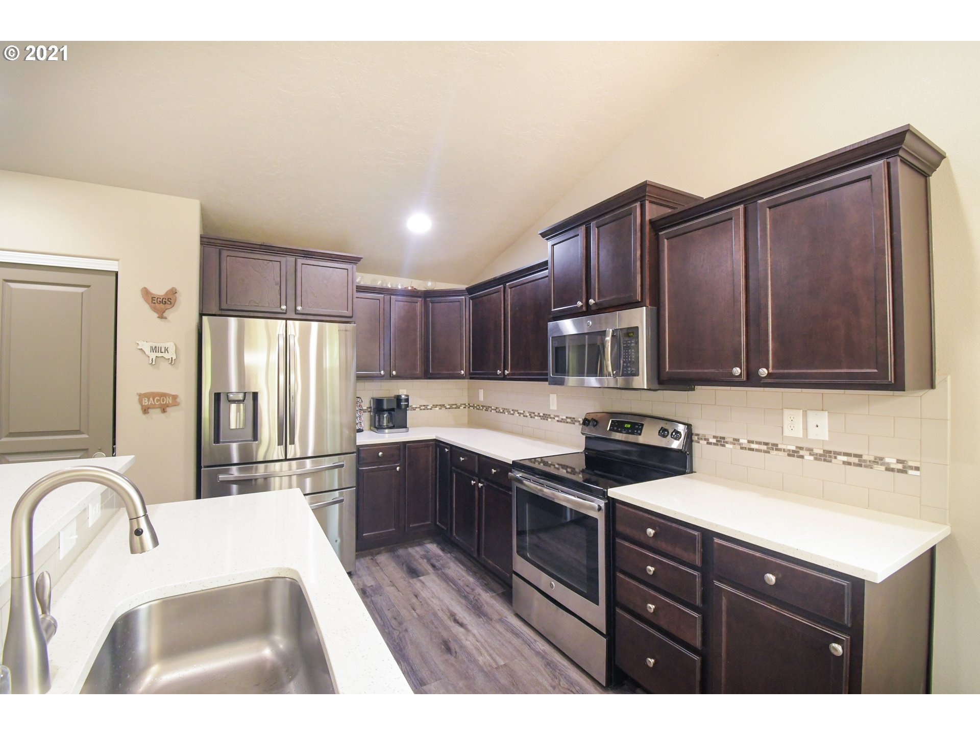 24888 Perkins Road Veneta, OR 97487 - Photo 5 of 21 Gallery Image 5