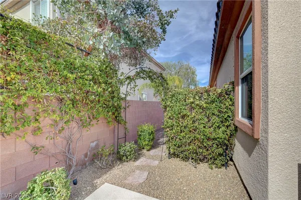 $789,000 | 2399 Winter Cliffs Street, Henderson, NV 89052