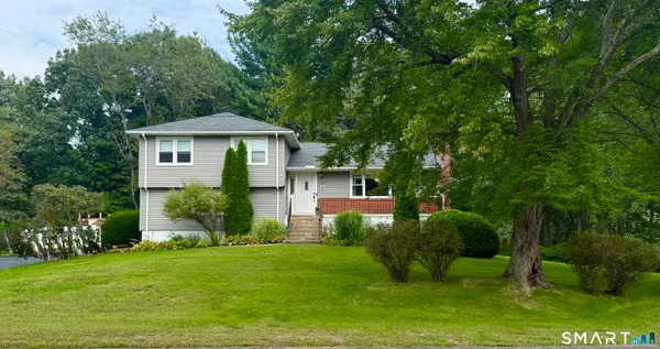 $640,000 | 4280 Madison Avenue, Trumbull, CT 06611