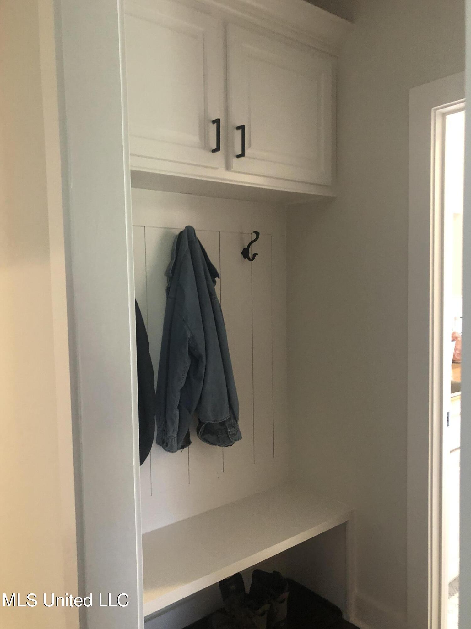 163 Stump Ridge Road Brandon, MS 39047 - Photo 25 of 36 Mudroom 1