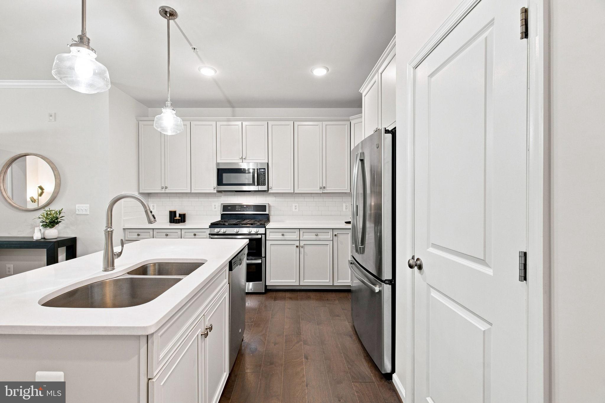 1108 Ribbon Limestone Terrace Southeast Leesburg, VA 20175 - Photo 6 of 36 Gallery Image 6