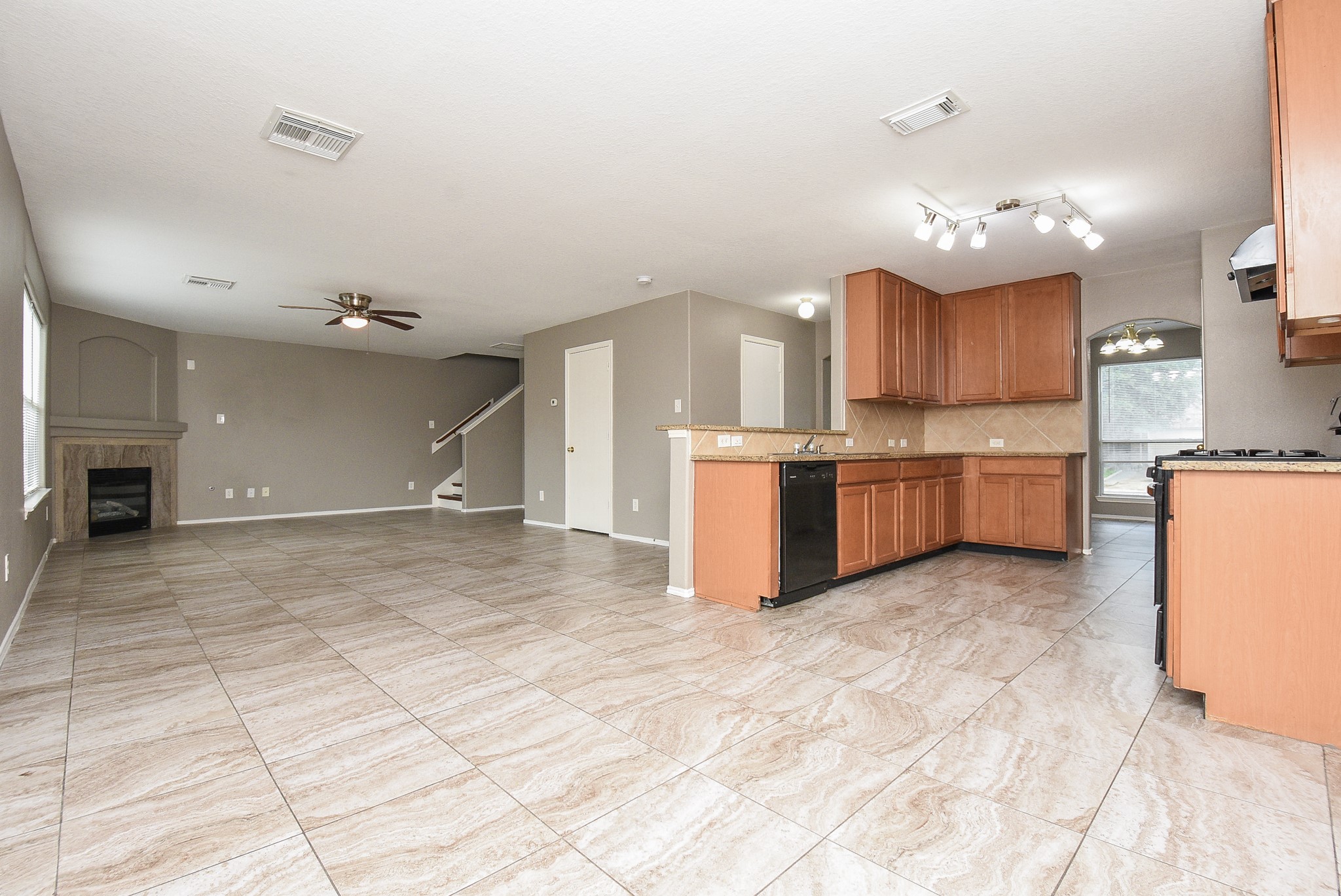 642 Kiley Drive Houston, TX 77073 - Photo 8 of 25