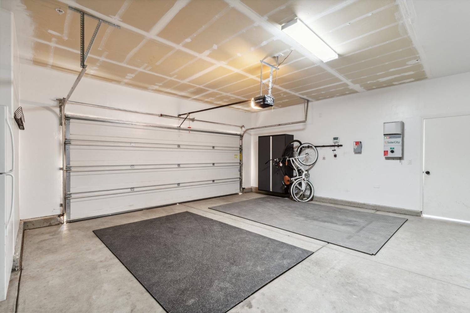 4217 Salem Lane Clovis, CA 93619 - Photo 35 of 57 a view of a garage