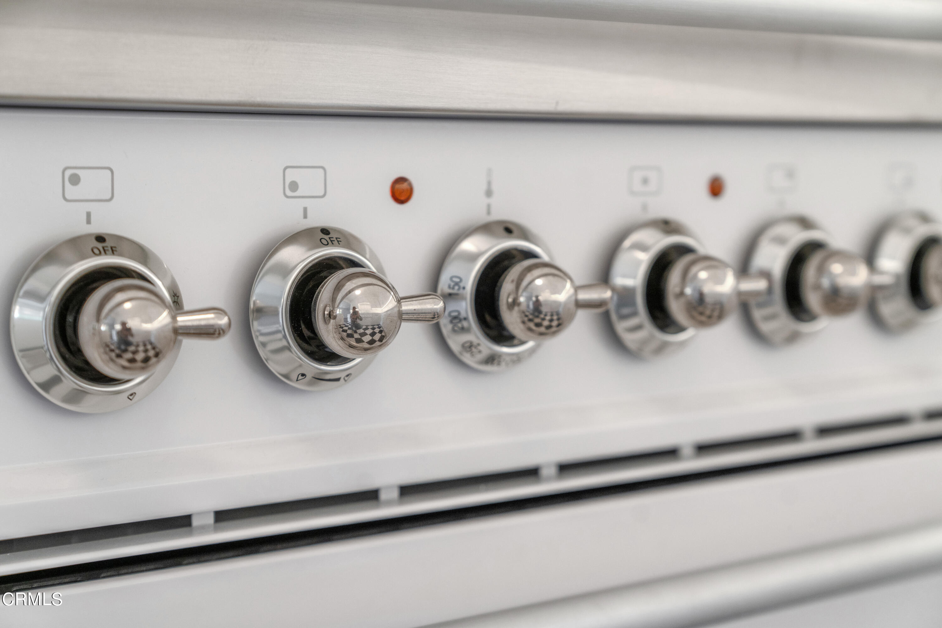 80 Grace Terrace, Unit 5 Pasadena, CA 91105 - Photo 24 of 52 a view of storage in a shelf