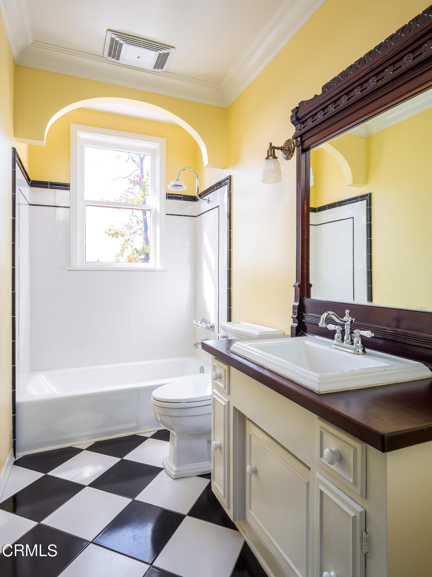 80 Grace Terrace, Unit 5 Pasadena, CA 91105 - Photo 26 of 52 a bathroom with a sink a toilet and a bathtub