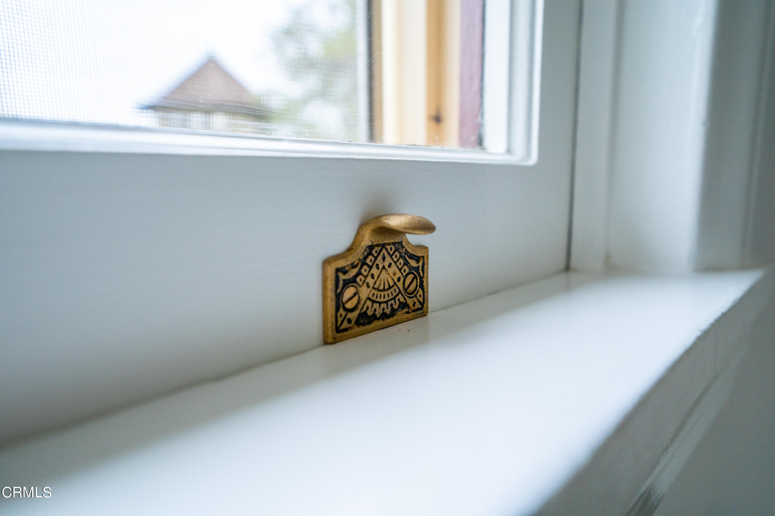 80 Grace Terrace, Unit 5 Pasadena, CA 91105 - Photo 33 of 52 a view of an empty room with a window