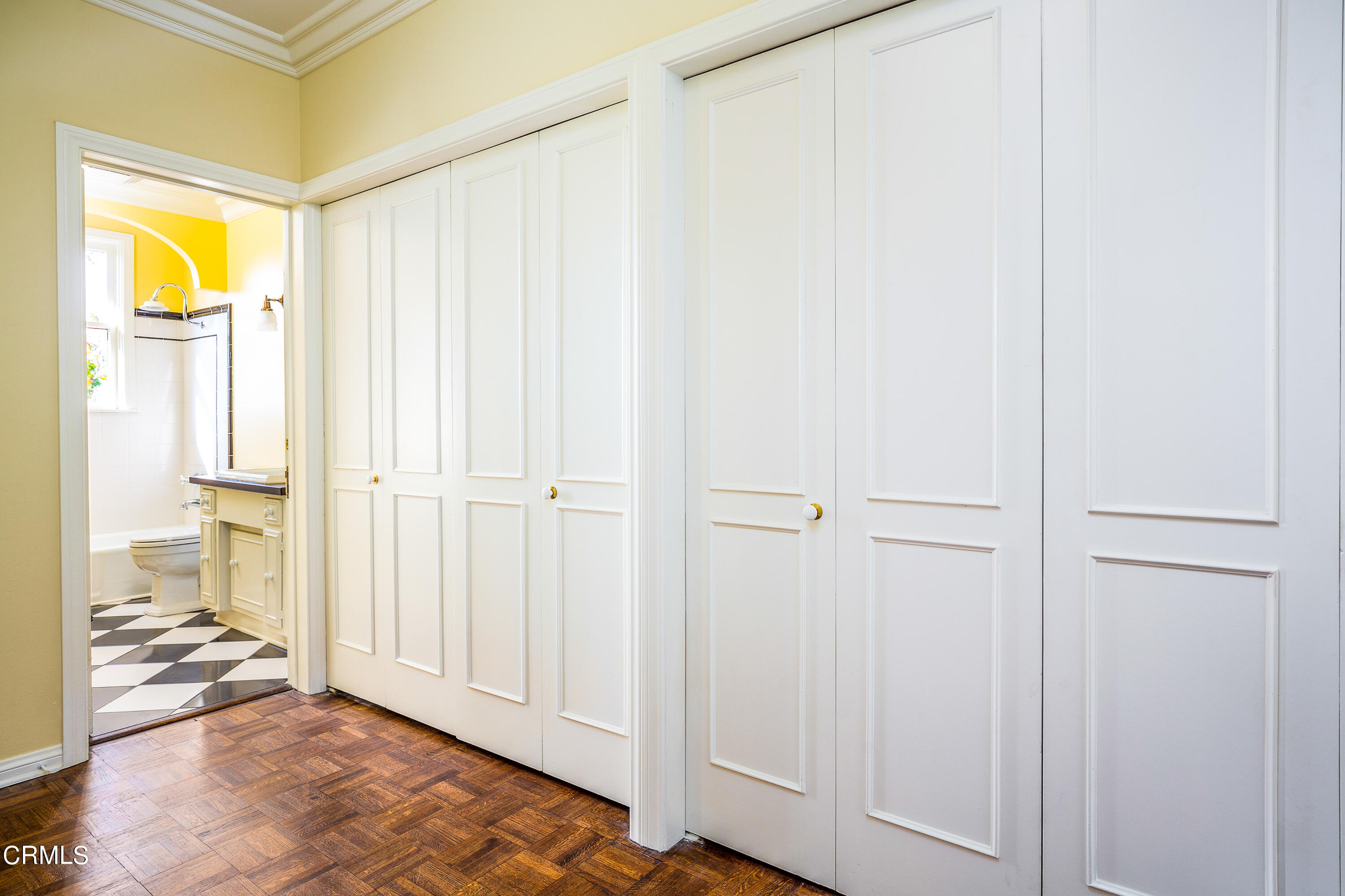 80 Grace Terrace, Unit 5 Pasadena, CA 91105 - Photo 34 of 52 a view of a room that has a bed in it