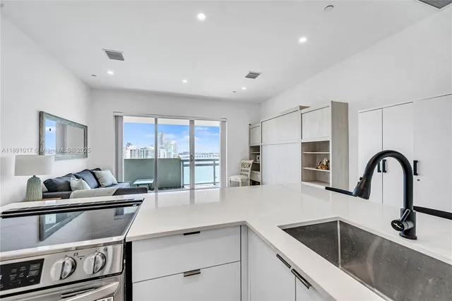 $3,500 | 1500 Bay Road, Unit 1536S, Miami Beach, FL 33139