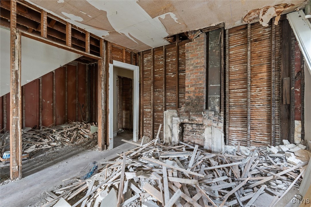 21 Elizabeth Street Auburn, NY 13021 - Photo 32 of 40