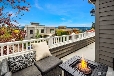 $1,595,000 | 11919 89th Place Northeast, Kirkland, WA 98034