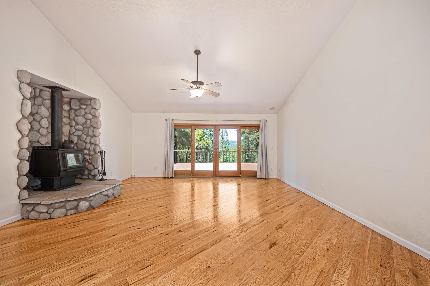 25990 Ridgeview Court Colfax, CA 95713 - Photo 15 of 64