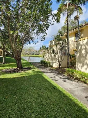 $2,000 | 4775 Southwest 62nd Avenue, Unit 102, Davie, FL 33314