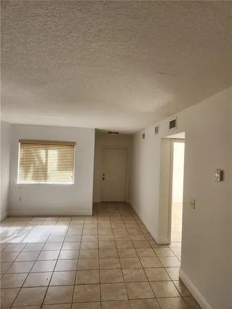 $2,000 | 4775 Southwest 62nd Avenue, Unit 102, Davie, FL 33314