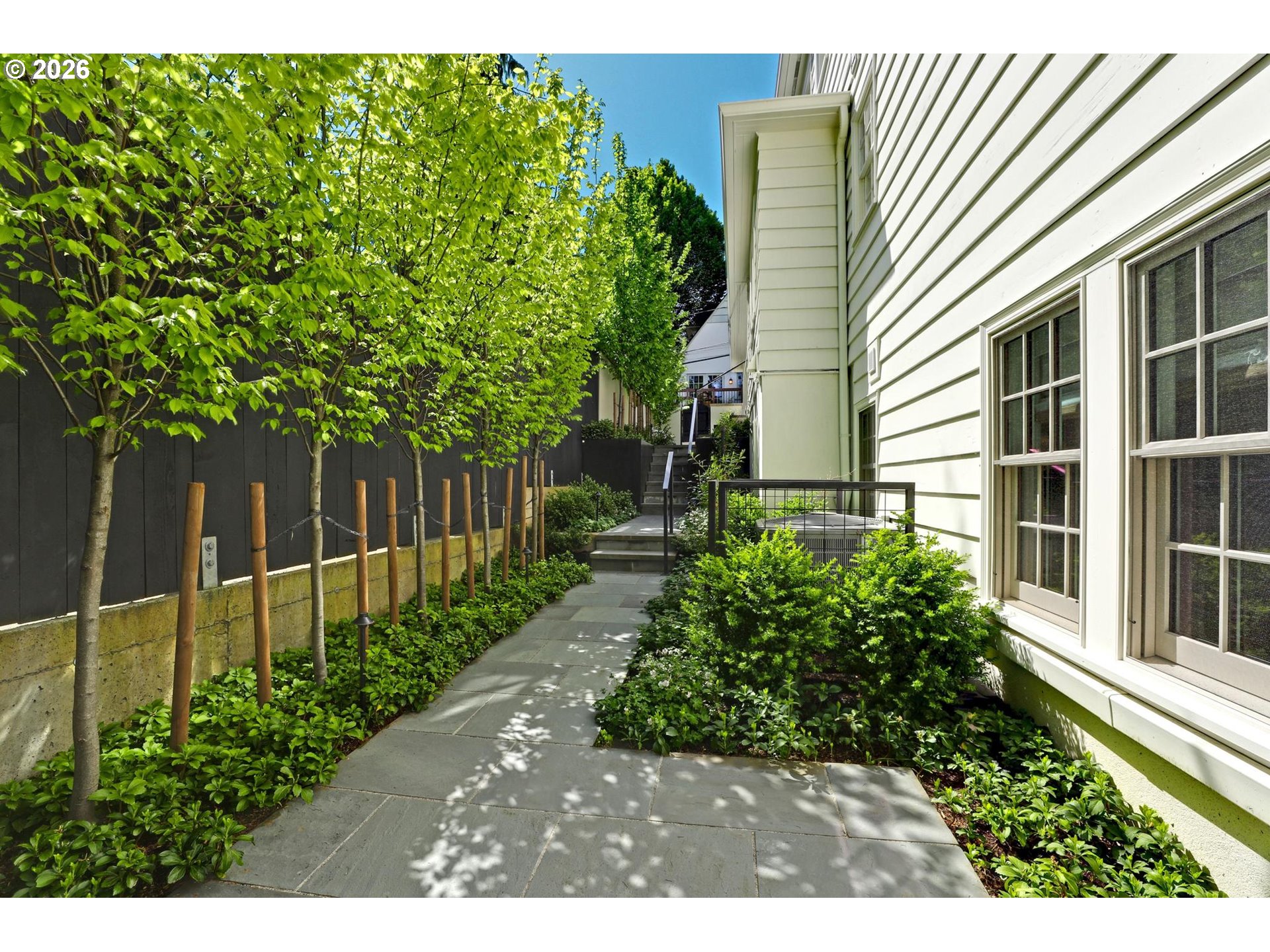 2490 Southwest Arden Road Portland, OR 97201 - Photo 27 of 48 Gallery Image 27