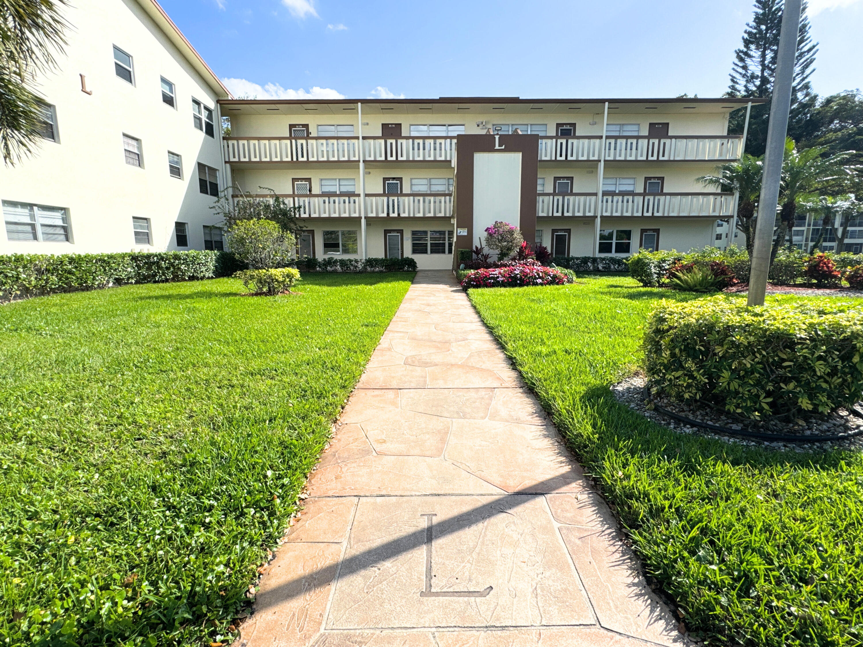 484 Mansfield K Boca Raton, FL 33434 - Photo 1 of 49 35