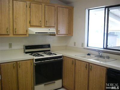 124 Westgate Circle, Unit 124 Santa Rosa, CA 95401 - Photo 4 of 12 Gallery Image 4