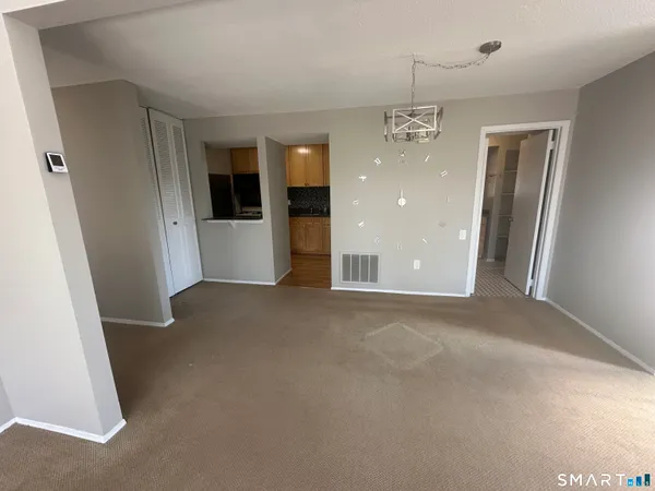 $2,000 | 7 Redwood Lane, Unit 7, Ridgefield, CT 06877