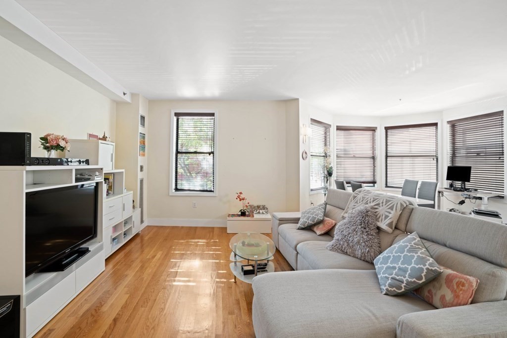 80 Broadway Street, Unit 2A Boston, MA 02116 - Photo 3 of 32
