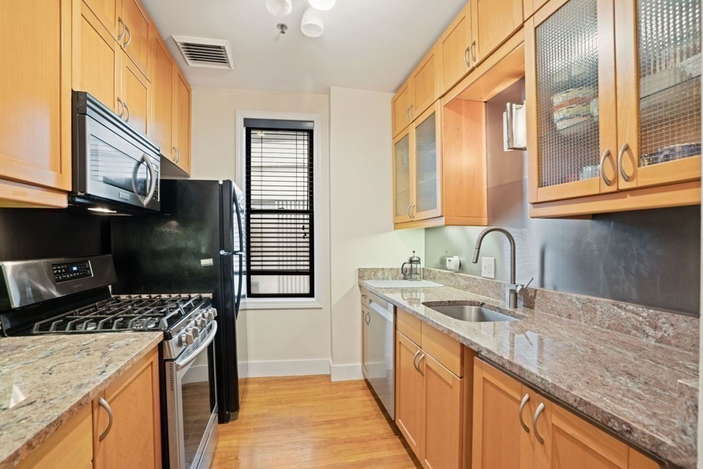 80 Broadway Street, Unit 2A Boston, MA 02116 - Photo 8 of 32