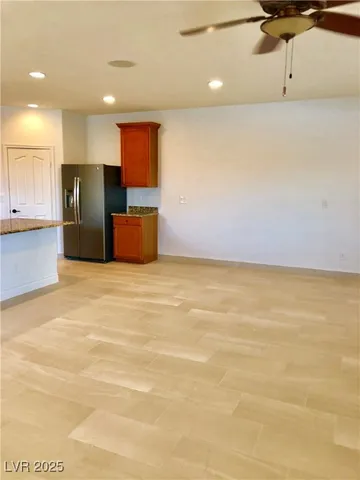 $2,300 | 9185 Valtonar Avenue, Las Vegas, NV 89148