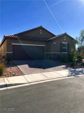 $2,300 | 9185 Valtonar Avenue, Las Vegas, NV 89148