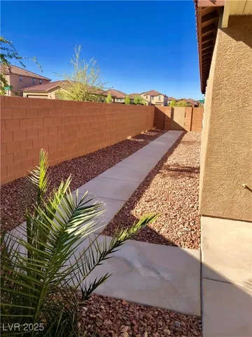 $2,300 | 9185 Valtonar Avenue, Las Vegas, NV 89148