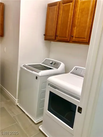 $2,300 | 9185 Valtonar Avenue, Las Vegas, NV 89148