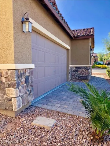 $2,300 | 9185 Valtonar Avenue, Las Vegas, NV 89148