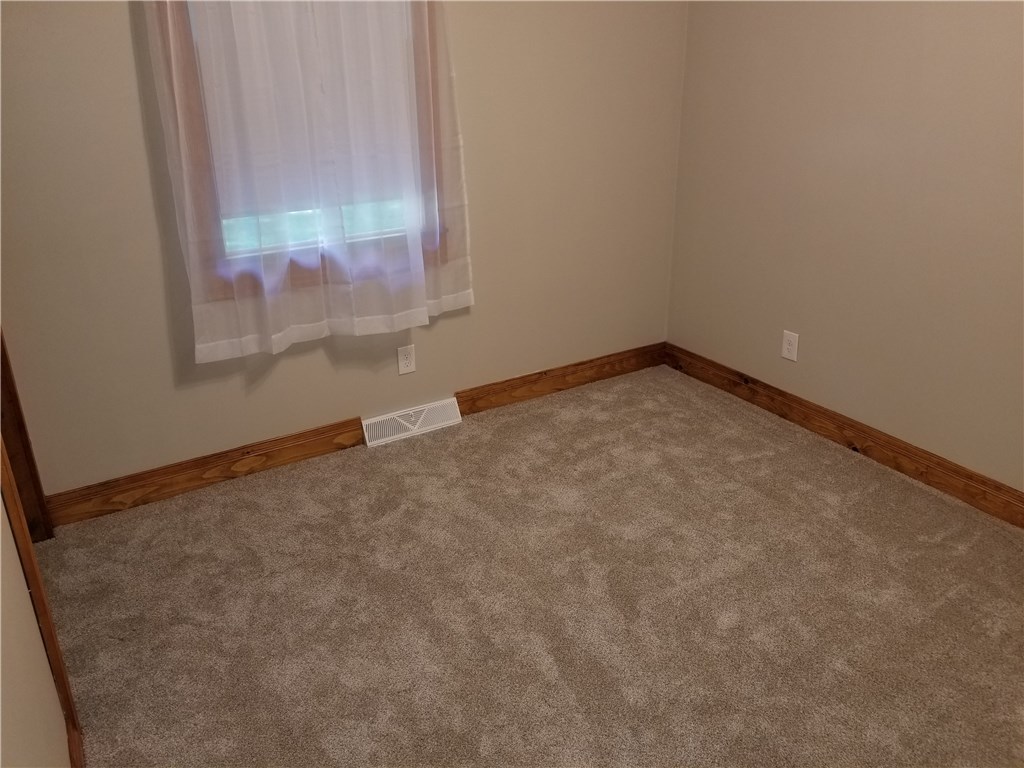 647 Weaver Hill Road Coventry, RI 02816 - Photo 14 of 27