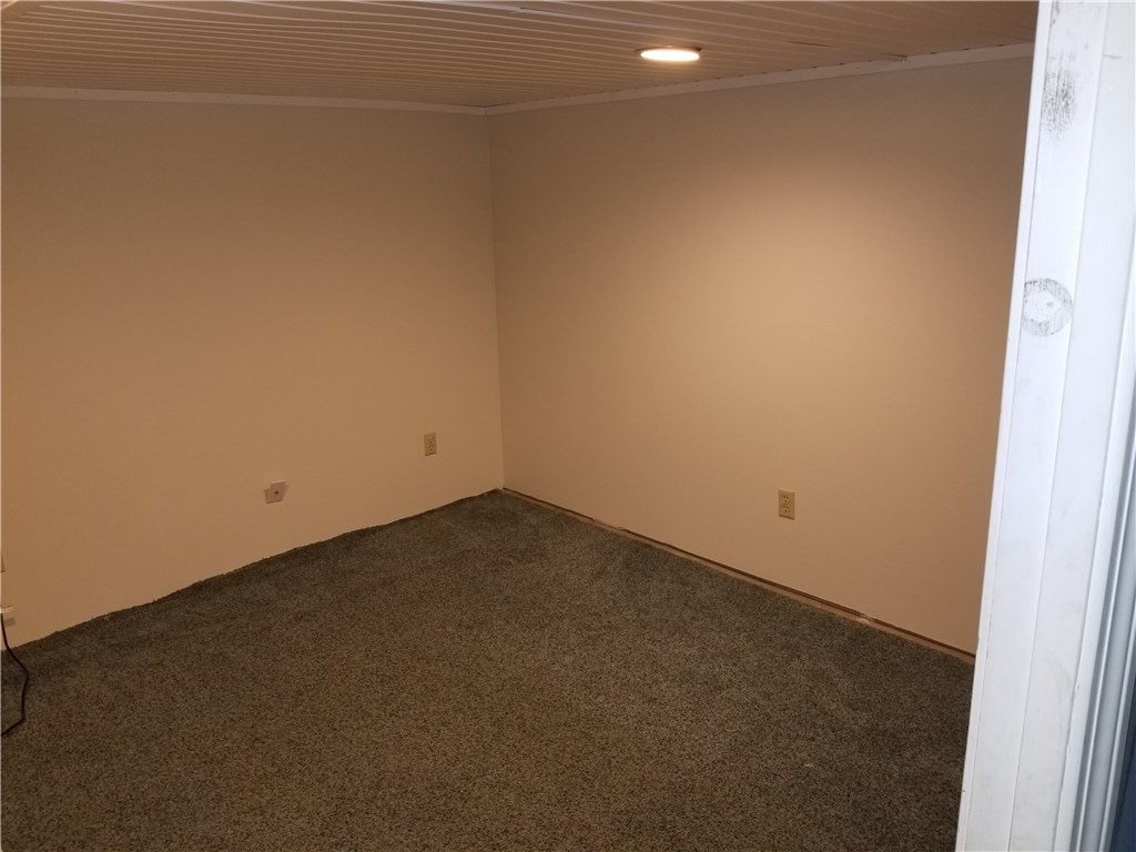 647 Weaver Hill Road Coventry, RI 02816 - Photo 24 of 27