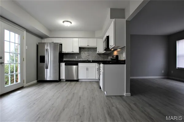 $1,700 | 195 North Service Road, Unit C, St. Peters, MO 63376