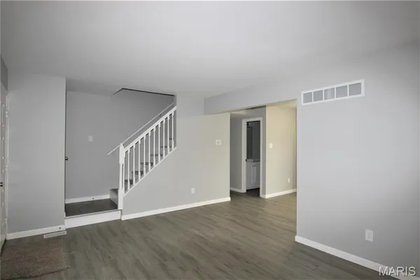 $1,700 | 195 North Service Road, Unit C, St. Peters, MO 63376