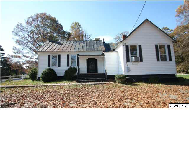 4805 Orange Road Aroda, VA 22709 - Photo 2 of 12 a front view of a house with a yard