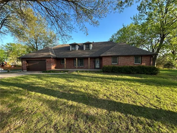 $549,950 | 18611 East Salisbury Road, Independence, MO 64056