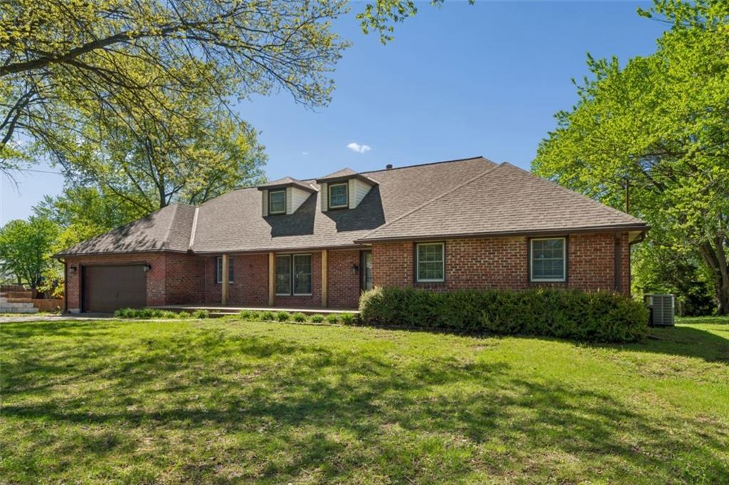 18611 East Salisbury Road Independence, MO 64056 - Photo 5 of 77