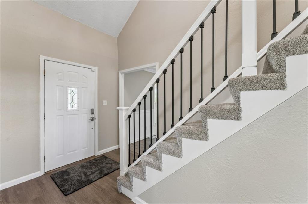 18611 East Salisbury Road Independence, MO 64056 - Photo 8 of 77