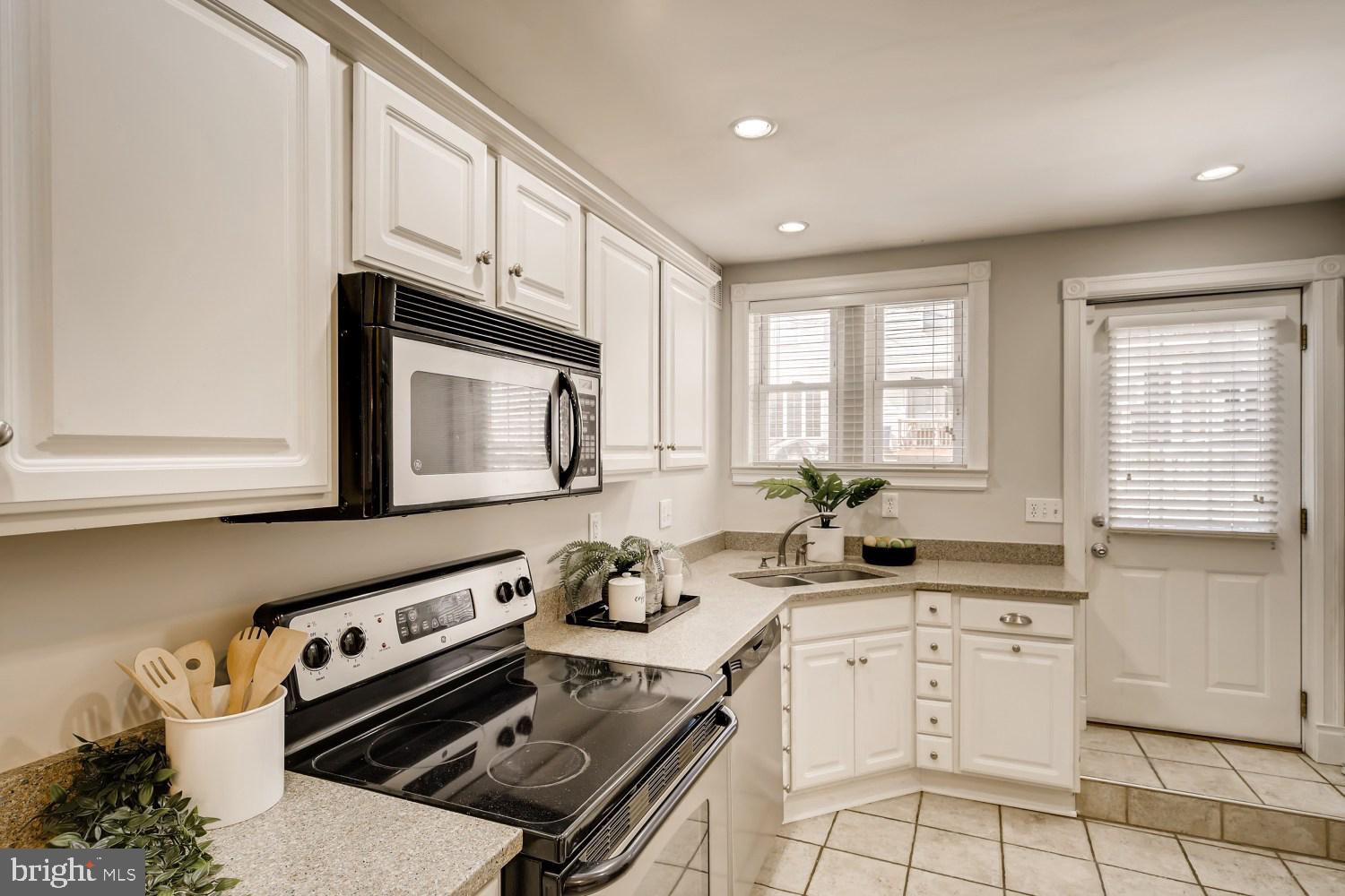 1416 Riverside Avenue Baltimore, MD 21230 - Photo 10 of 33