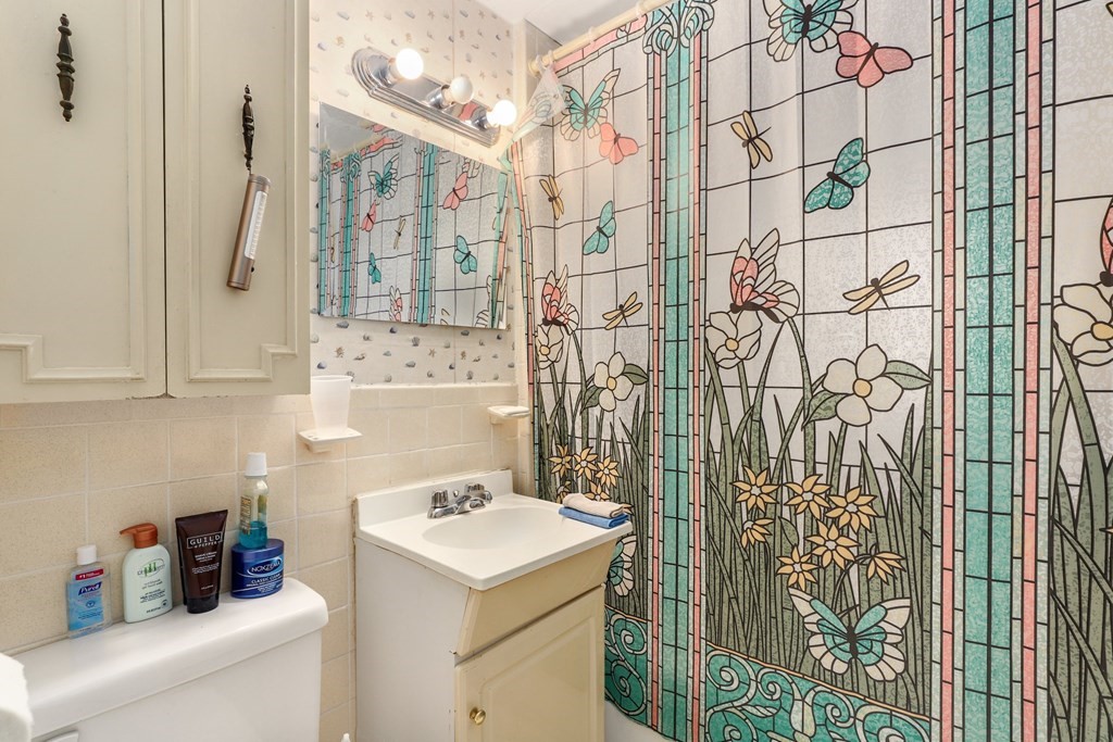 10 Windsor Road Quincy, MA 02171 - Photo 17 of 37 Gallery Image 17