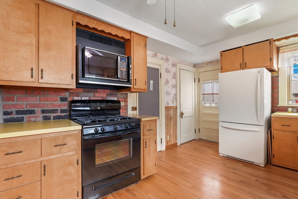10 Windsor Road Quincy, MA 02171 - Photo 26 of 37 Gallery Image 26