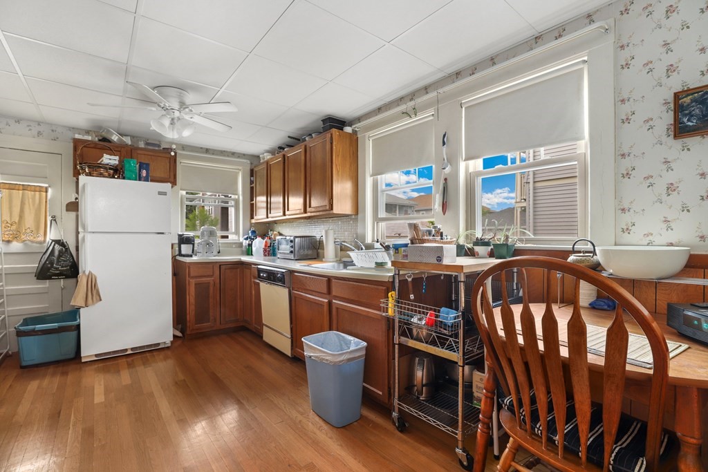 10 Windsor Road Quincy, MA 02171 - Photo 3 of 37 Gallery Image 3