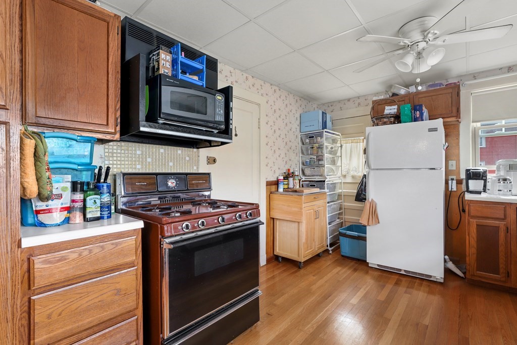 10 Windsor Road Quincy, MA 02171 - Photo 4 of 37 Gallery Image 4