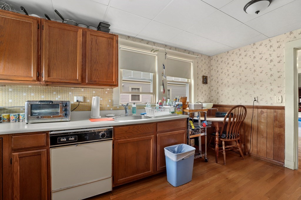 10 Windsor Road Quincy, MA 02171 - Photo 5 of 37 Gallery Image 5